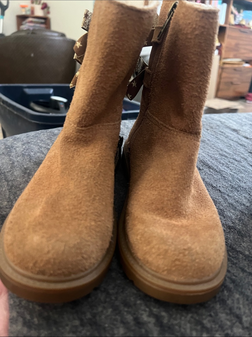 UGG kids Tillie Tan Suede zip-Up Winter Boots size 2